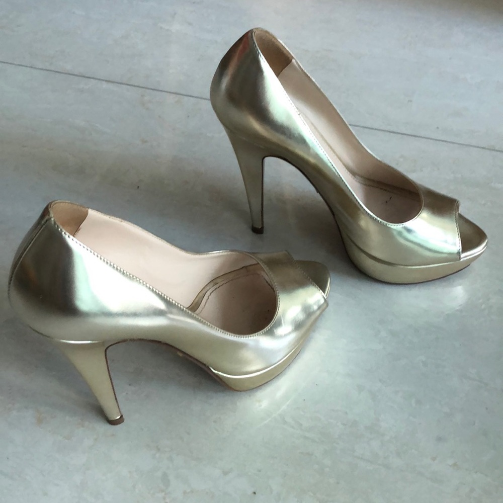 PRADA Golden stiletto pumps sz 6/36 Like New